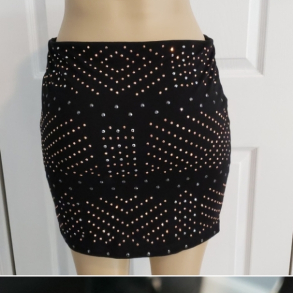 EXPRESS Black Jersey Knit Stretch Studded Mini Skirt Size Small Bronze Silver - Picture 3 of 6